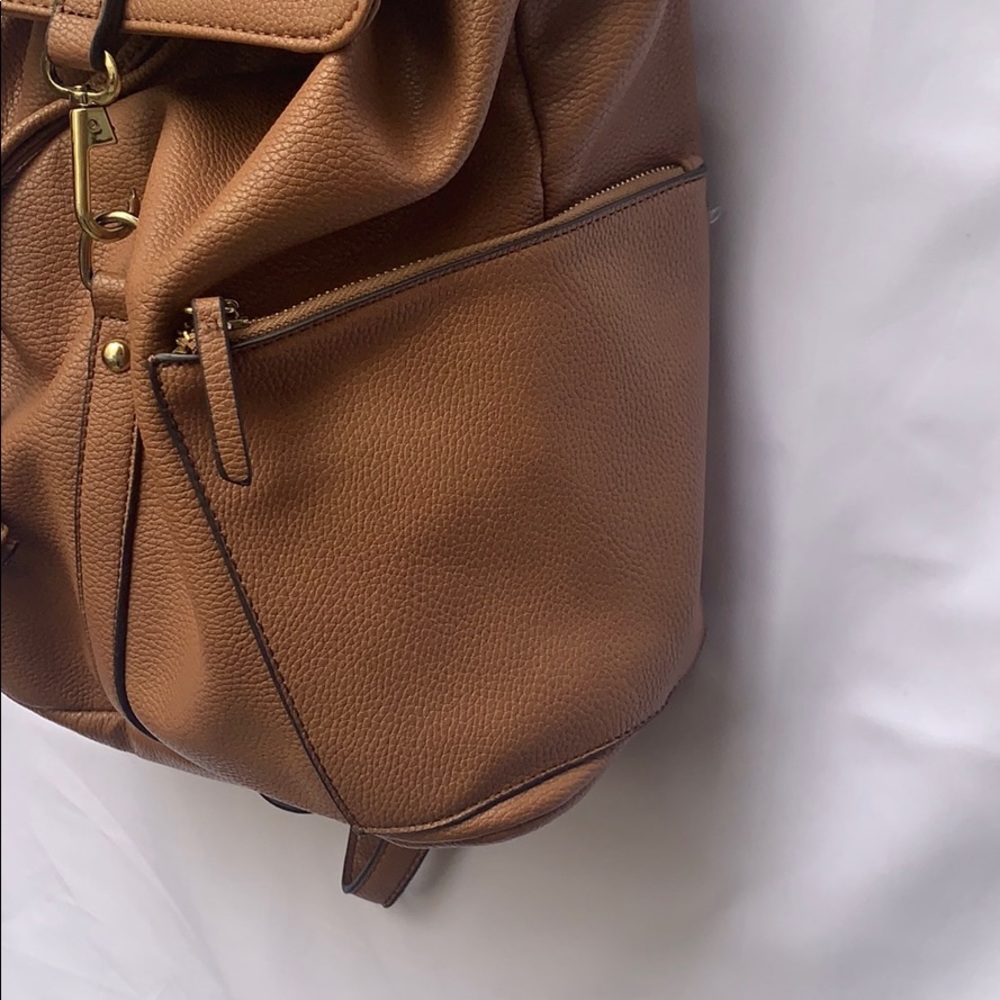Neutral Backpack - Picture 2 of 11